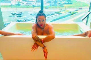 Discrection Is My Profession 💎 Your Wish Is My Command 😉 - Image 6