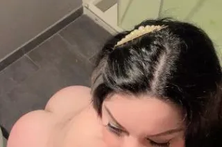 adelle visiting your area. new on the twon - Image 12