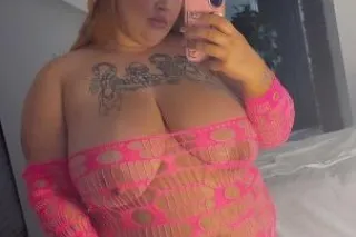 BIG MAMA🥰cum warm up today 🤪 -... - Image 3