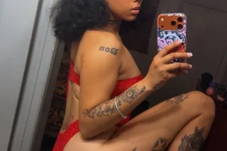 NEW IN TOWN CUM TO THE JUICYY ... - Image 4