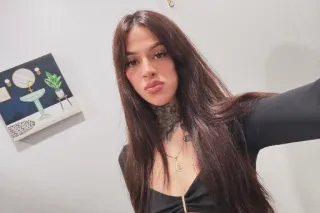 Petite Sexy Girl 💋 - 24 - Image 1