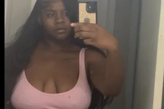 top notch chick 🥰 pretty big b... - Image 2