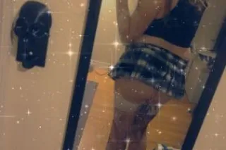 come hang out in my playroom, ... - Image 3