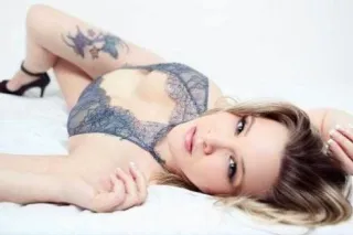 blonde and beautiful - Image 11