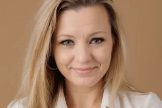 Not your average distraction!!... - Image 3