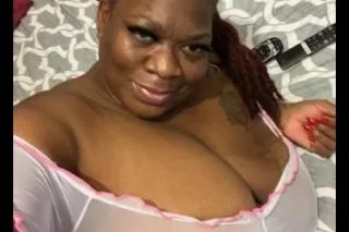 lBBW 🧁🧁 Looking To Milk You Da... - Image 1