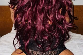 "Discreet connections for generous admirers." - Image 10