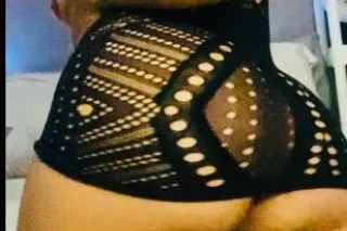 💯TREAT YOURSELF ♥BELLA BANKXXX... - Image 1