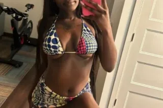 LETS VIDEO CHAT ' DONT WANT TO PAY ALOT  WANT TO BE SAFE & STILL GET THAT NUT OUT 💦💦LETS VIDEO CHAT DADDY IM WET & horny - Image 3