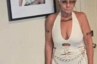 💋🫦💋 ITS TUESDAY BOOK AN APPOIN... - Image 3