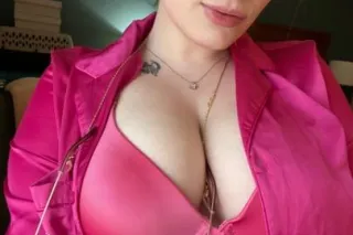 Candice your Girl Next door✨ Striking BEAUTY, with the RIGHT touch✨ - Image 10