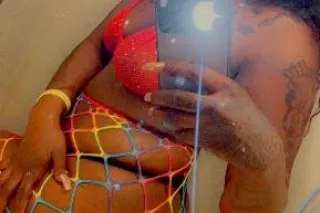 IN TOWN FOR THE WEEKEND🥰🥰Avail... - Image 4