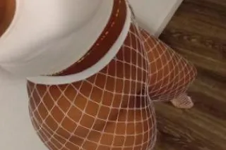 You bring the glove . No glove... - Image 3