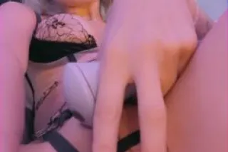 😍Very sweet and petite🌹 let's fuck🍑💦 - Image 5