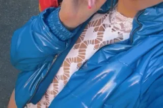 ❄ International Snow Bunny • L... - Image 4