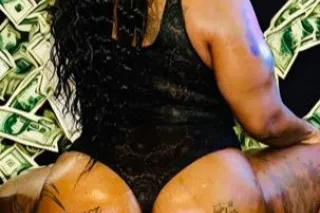 The Best Pussy Around Right No... - Image 1