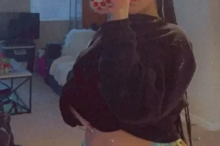 5'4 Soft Curves &amp; Peaceful... - Image 1