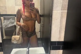 Ayooo Im Back Swangin - Image 5