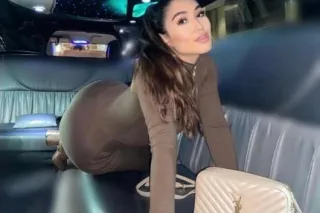 little latina pussycat prrrrr ... - Image 4