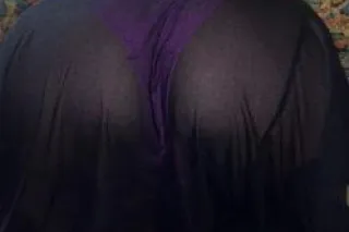 NEW IN TOWN come see me and th... - Image 1