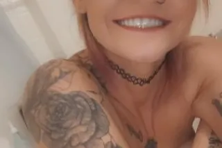 Tatted MILF - Image 5