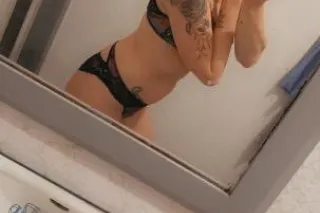 Tatted MILF - Image 6