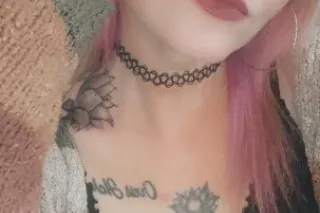 Tatted MILF - Image 8