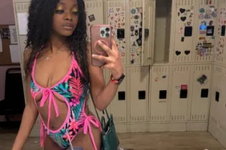 👑CREOLE Beauty Bombshell💋 THRO... - Image 1