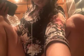 Arab goddess, here to make you comfortable and ready to fulfill your desires! BOOK YOUR ARABIAN NIGHTS ESCAPE TODAY ✨🌃 - Image 9