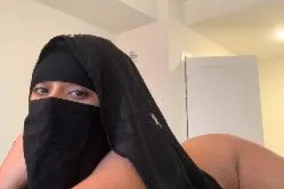 Arab goddess, here to make you... - Image 1