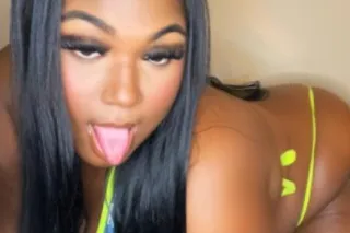 WET AND TIGHT💦😝HORNY CUBAN FRE... - Image 2