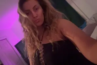 Kelly Kardashian 💕 100% real n... - Image 1