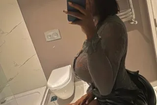 SexySarah - 26 - Image 1