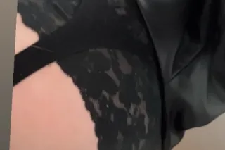 irresistable temptation awaits... - Image 2