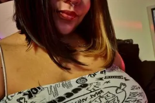 Ladybugs Girlfriends Experience - Image 7