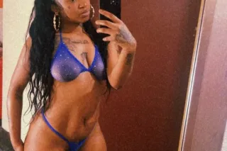 California Girl NEW in Town😍yall favorite Super soaker💦2 girl available - Image 1