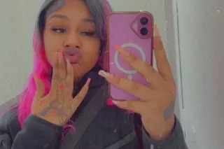 Snow buddyy❄😍Lets keep warm to... - Image 1