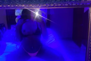 cleveland wet tight pussy red ... - Image 3