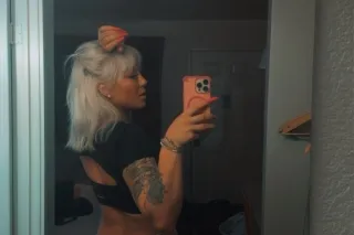 inked up blonde - 25 - Image 3