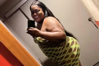 Busty Ebony BBW queen willing ... - Image 4