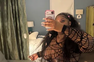 BIG BOOTY HEAVEN🍑🦋💦SUPER THICK... - Image 2