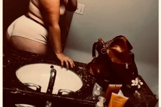 I currently have an incall near the airport, and I also offer car dates or outcalls! call/text me any time. you will be 100% satisfied guaranteed EVERY time!! - Image 5