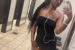 😘👠 The Baddest - 21 - Image 1