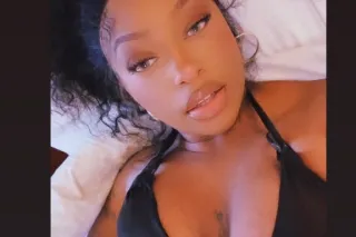 • “Snowed in and craving attention — the dirty kind 😘” “If we’re snowed in… we might as well make it hot 😏📱” Video me on Finsta Where im Freaky at🍒💦 - Image 5