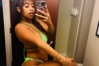 OUTCALL ONLY📍EBONY CUTE WITH A NICE ROUND A🍑S🍑S WETT💦KITTY&amp; A CREAMY🫦 SUPRISE - Image 2