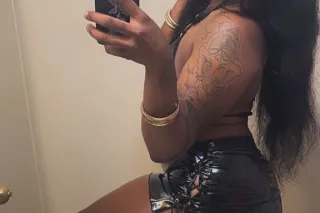 CLASSY , CALM AND UNFORGETTABL... - Image 1