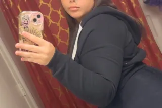 IN tOwnn🫦🍑🍑 S0fT skin PreTty 😍... - Image 3