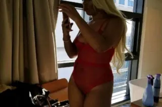 A Juicy Peach for you to slurp... - Image 3