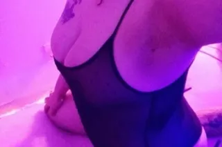 REST DONT BE STRESSED THE HOTT... - Image 2