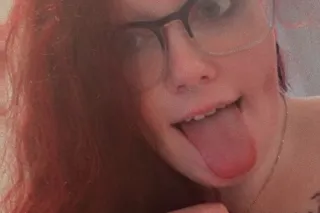 red headed pregnant and with a... - Image 3